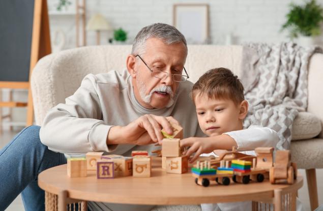 Виц: Дядо, какво е политика?