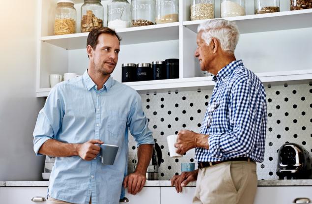 Виц: Баща съветва сина си при избора на жена