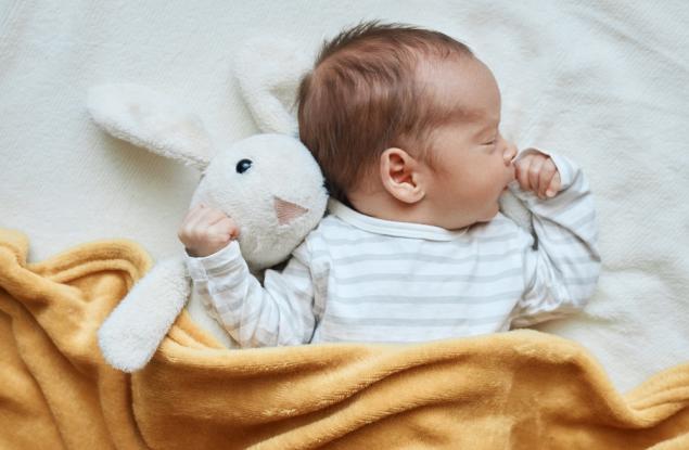 Виц: Извинете, колко струва биберонът?