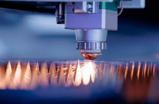 Нов тип повърхностно излъчващ лазер работи стабилно при стайна температура