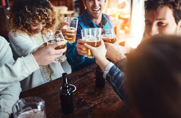 Виц: На среща на випуска след години