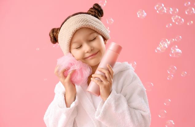 Безопасно ли е да къпем децата с душ гел?