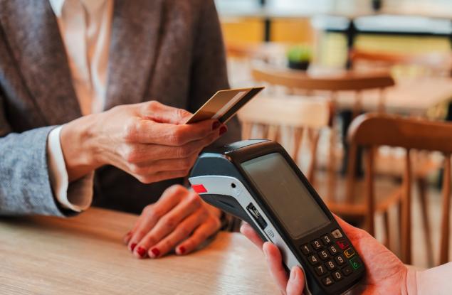 Виц: Може ли да платя с карта?