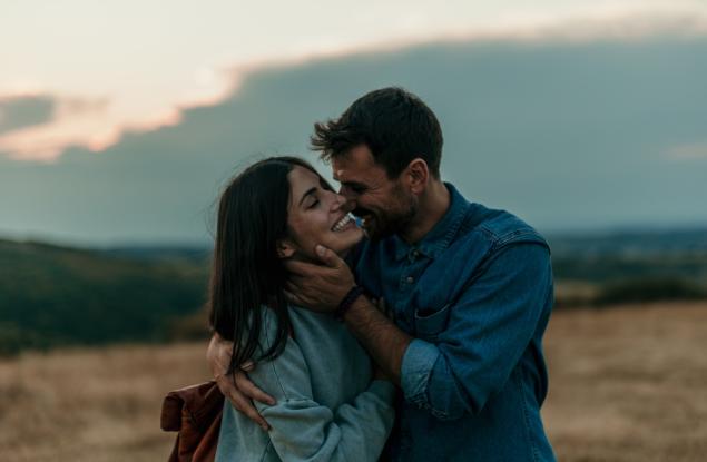 Виц: Скъпа, ти си родена за политик