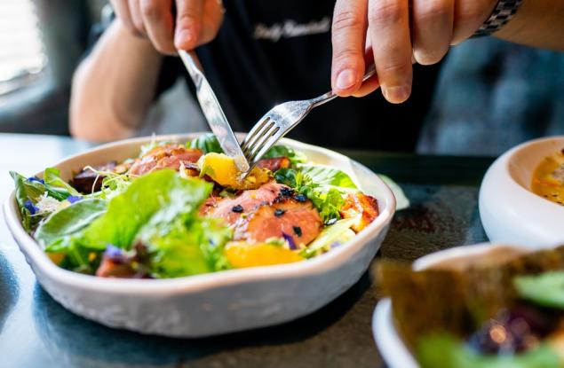 Храненето само през деня може да предпази сърцето при работа на смени, сочи ново проучване