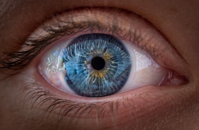 Китайски учени създадоха AI устройство за навигация на незрящи хора