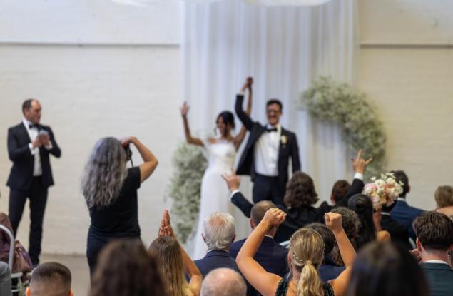 Виц: На сватбата на габровец