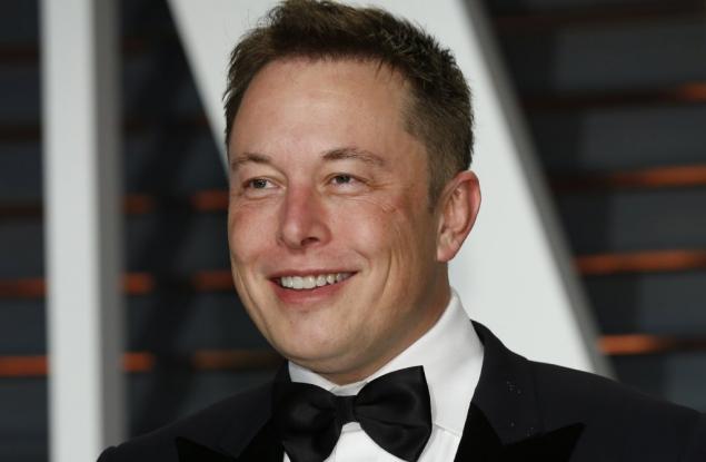 Илон Мъск написа в Twitter, че „Facebook не струва“