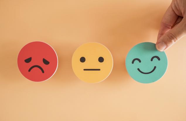 Кои две чувства най-често се смятат за вторични емоции и какво означава това