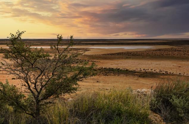 Учени откриха най-стария метеоритен кратер на Земята – ключ към произхода на живота
