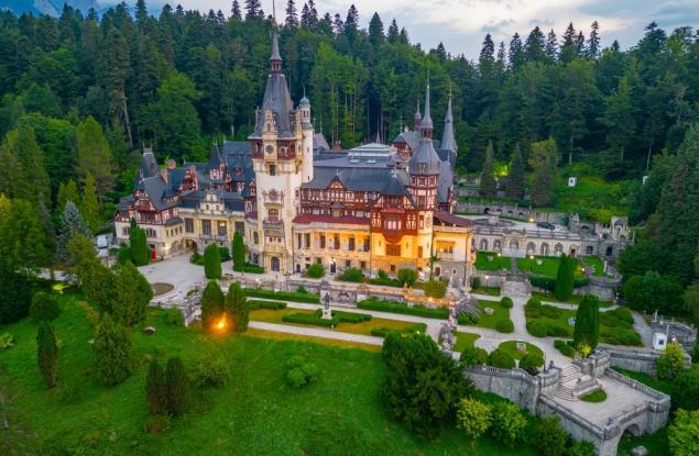 Как изглежда отвътре един замък - Пелеш, Румъния