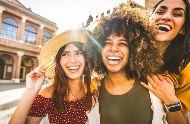 Приятелят - повече от десет роднини?