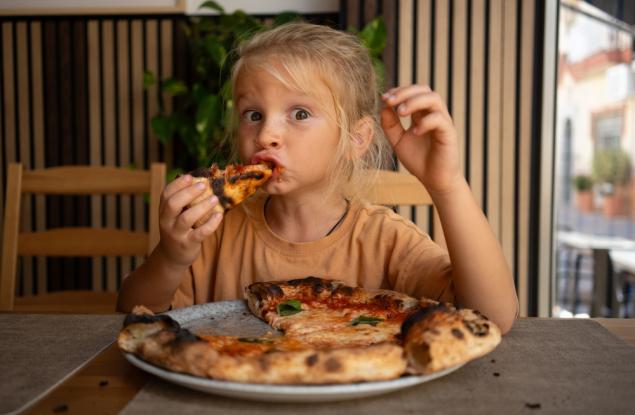 Виц: Детето си поръча пастичка