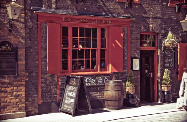 Виц: Надпис над вратата на квартална кръчма