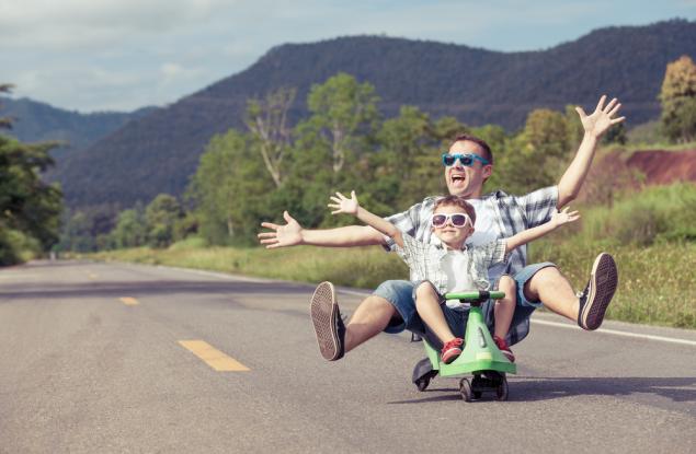 Децата не слушат, но имитират