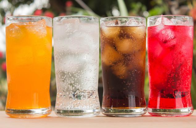 Ето какво се случва, ако пиете всеки ден газирани напитки