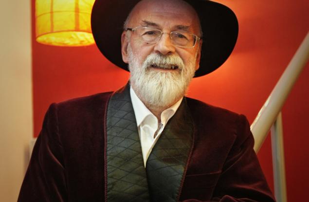 Тери Пратчет: създай ситуация, за да опознаеш човека