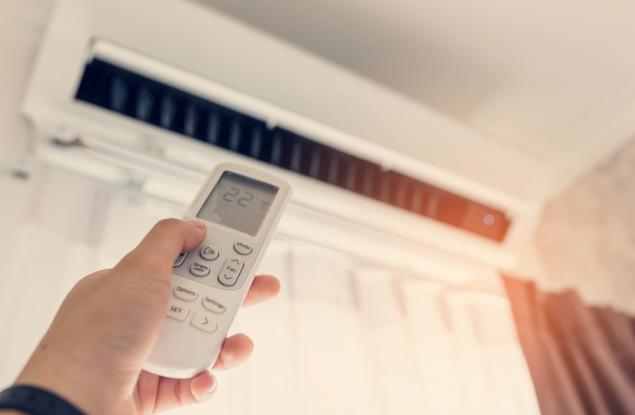 Пестите ли енергия, когато изключвате климатика, докато не сте си вкъщи? Трима инженери проверяват фактите