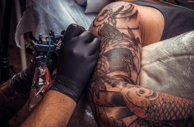 Клаудия Агире: Какво прави татуировките перманентни?