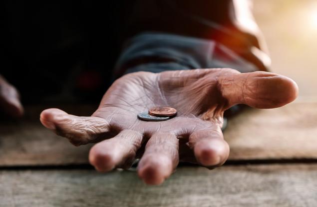 Мъжете от бедни семейства - по-вероятно да останат самотни