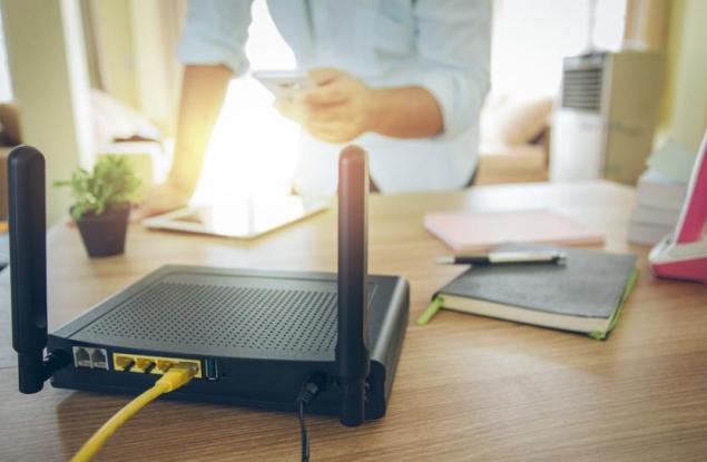 Виц: Как се сдобряваш с жена си, като се скарате? 