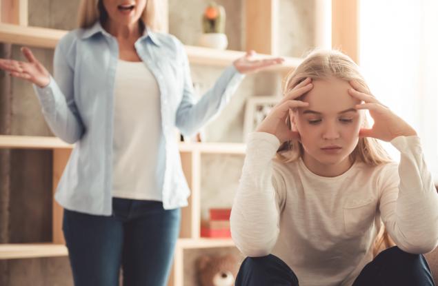 Как се отдалечаваме от децата си, докато се опитваме да се сближим с тях