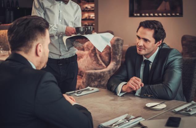 Виц: И гледайте чашата ми да е чиста!