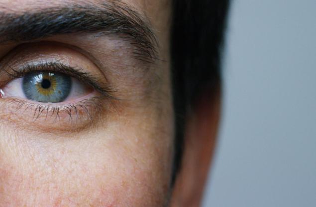 Проучване показва, чe движенията на очите намаляват, когато се напрягаме да слушаме