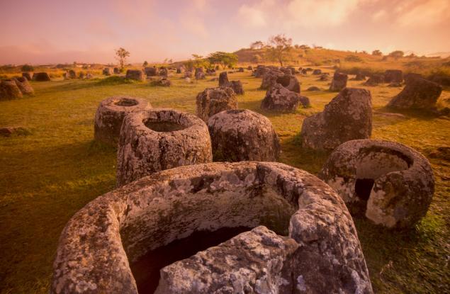 Вече знаем колко стари в действителност са мистериозните каменни гърнета в Лаос
