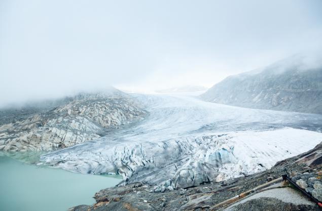 Очертава се поредна лоша година за швейцарските ледници, предупреди учен