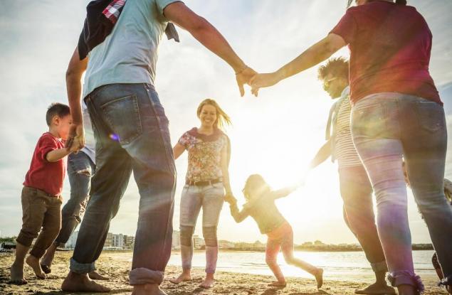 Как се преоткриват родителите и техните приятели без деца