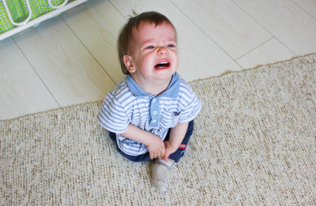 Защо детето опитва да се нарани само