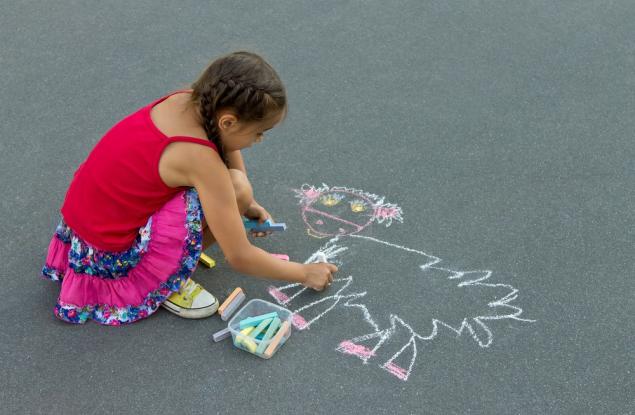 С какво е най-добре да рисуват децата