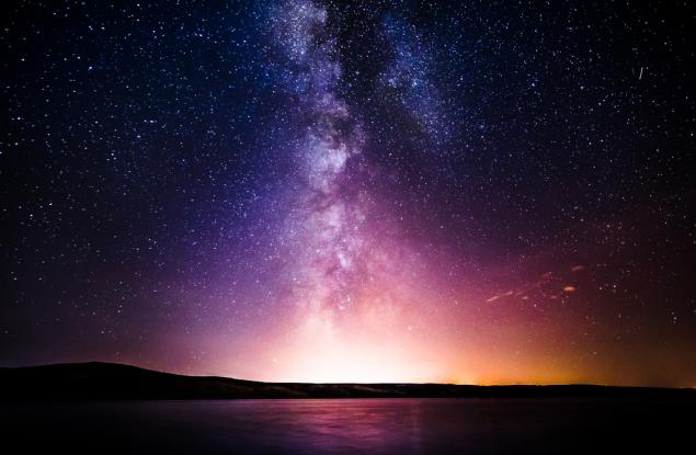 Астрономи откриха звезди с прозвището "стари пушачки" в сърцето на Млечния път 