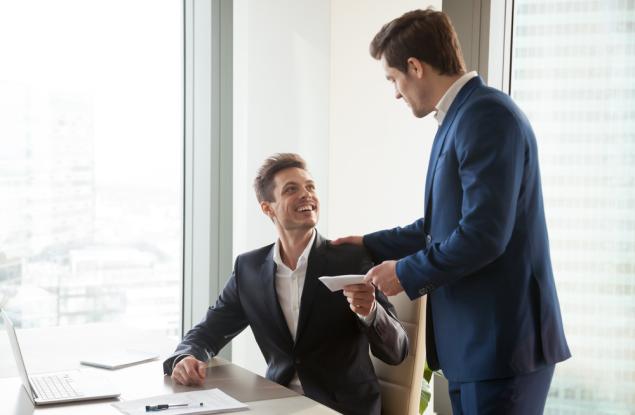 Виц: Ти кът удариш инъ ракия, моиш ли да работиш?