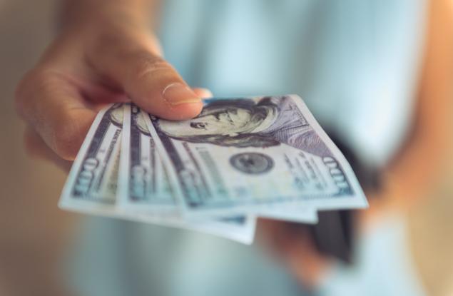 Защо плащаме за безполезни съвети?