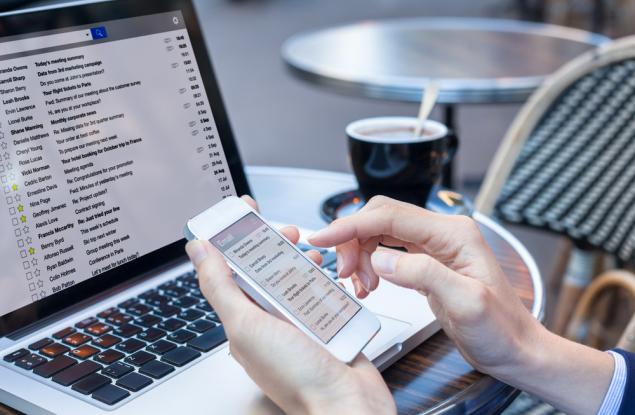 Не проверявайте имейла си постоянно. Вредно е