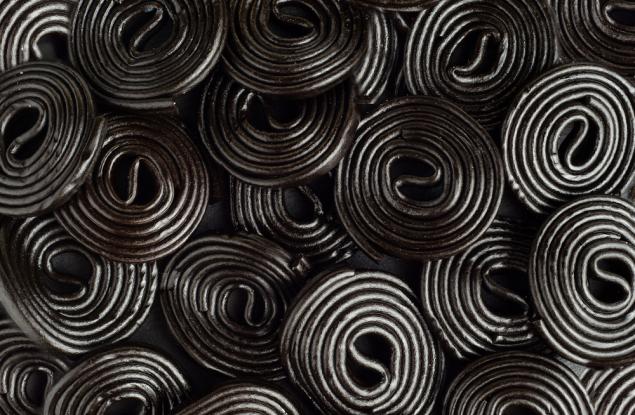 Мъж почина след ежедневната консумация на лакрицови бонбони в продължение на 3 седмици