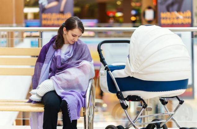 Как да кърмите публично