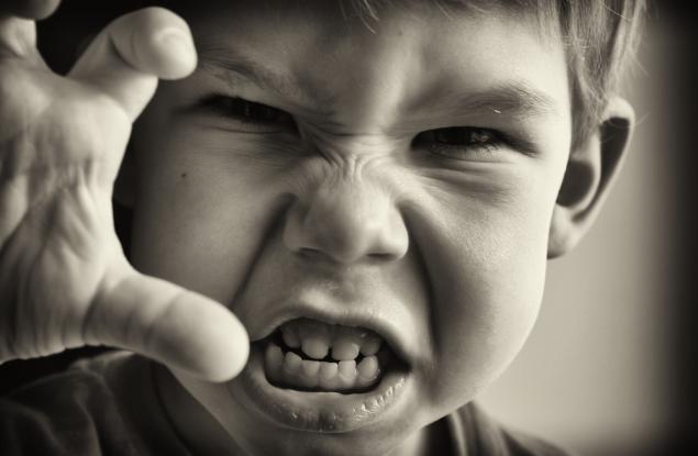 Ако детето се тръшка и проявява автоагресия, виновен ли е родителят?