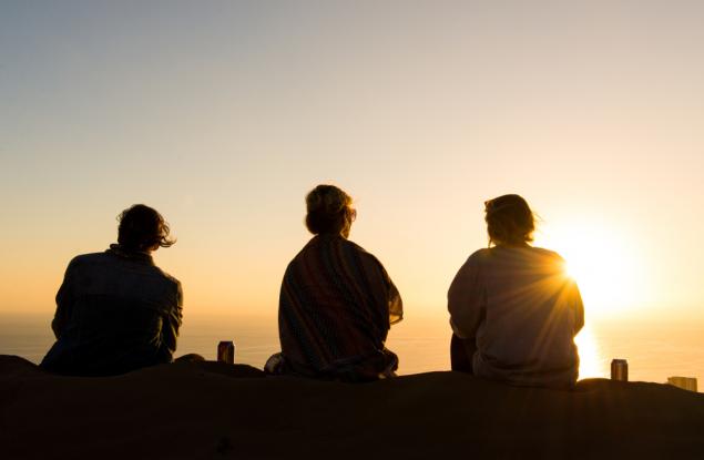 Според някои учени COVID-19 се предава дори при дишане и говор. Ето какво знаем