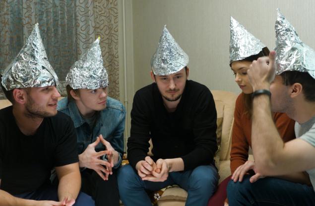 Хората са едновременно най-умните и най-глупавите животни на всички времена, твърди биолог