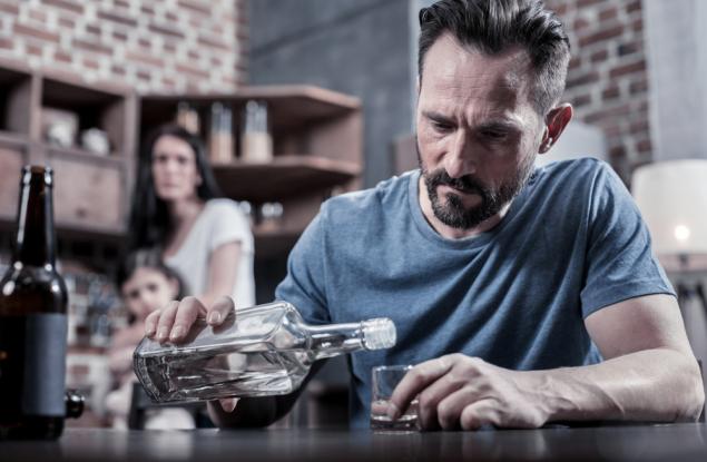 Виц: Защо пиете толкова ракия?