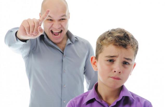 Детето изпитва болка, когато му крещите