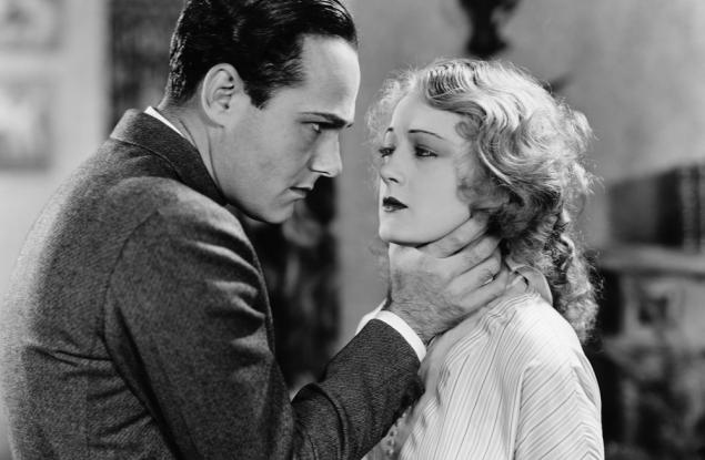 Нарцисистът не ви обича – той ви използва: Как да го разпознаете