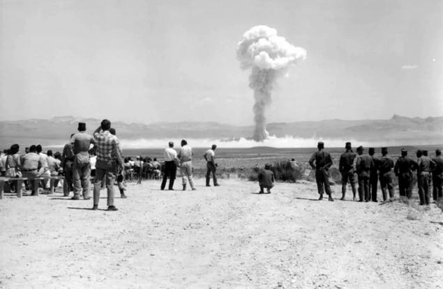 Как камерите, заснели ядрените опити, са оцелели при взривовете?