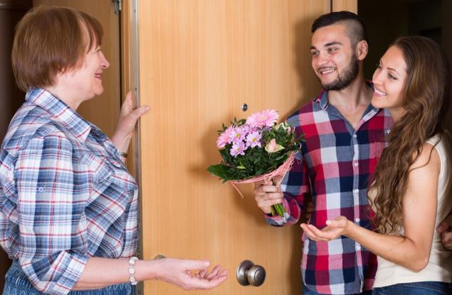 Свекървата според зодията (и как да преживеете нейното гостуване)