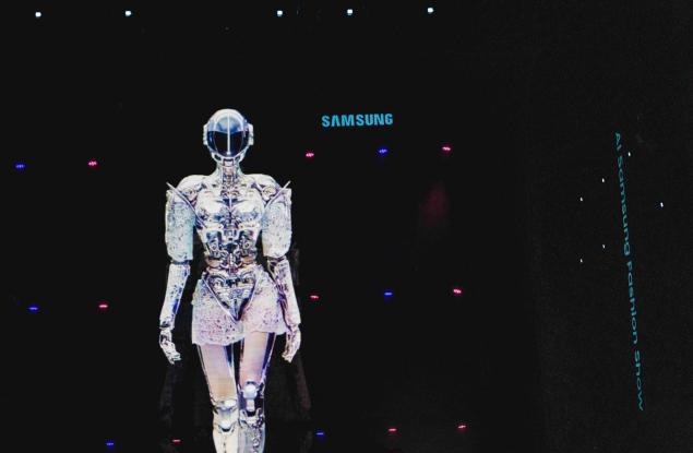 Samsung с първото по рода си AI генерирано модно шоу в България