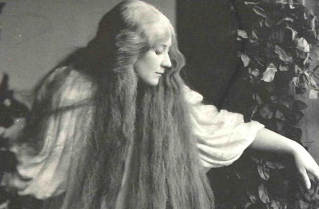 Защо толкова много жени от Викторианската епоха не са си подрязвали косата?