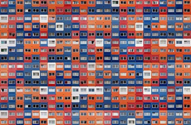 Фотограф превръща сградите в съвършена хармония от цветове и форми